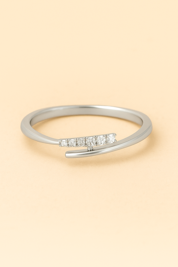 Eterno Linea Lab Grown Diamond Ring