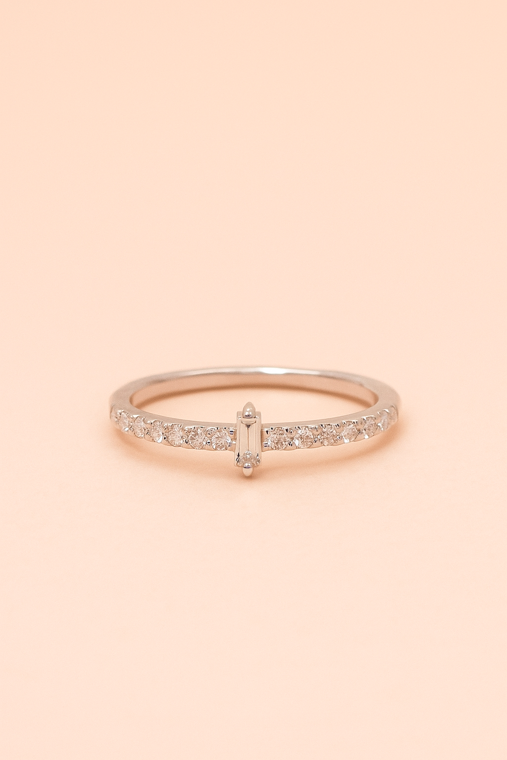 Regal Linea Lab Grown Diamond Ring