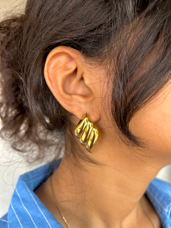 Chunky Twirl Golden Earrings